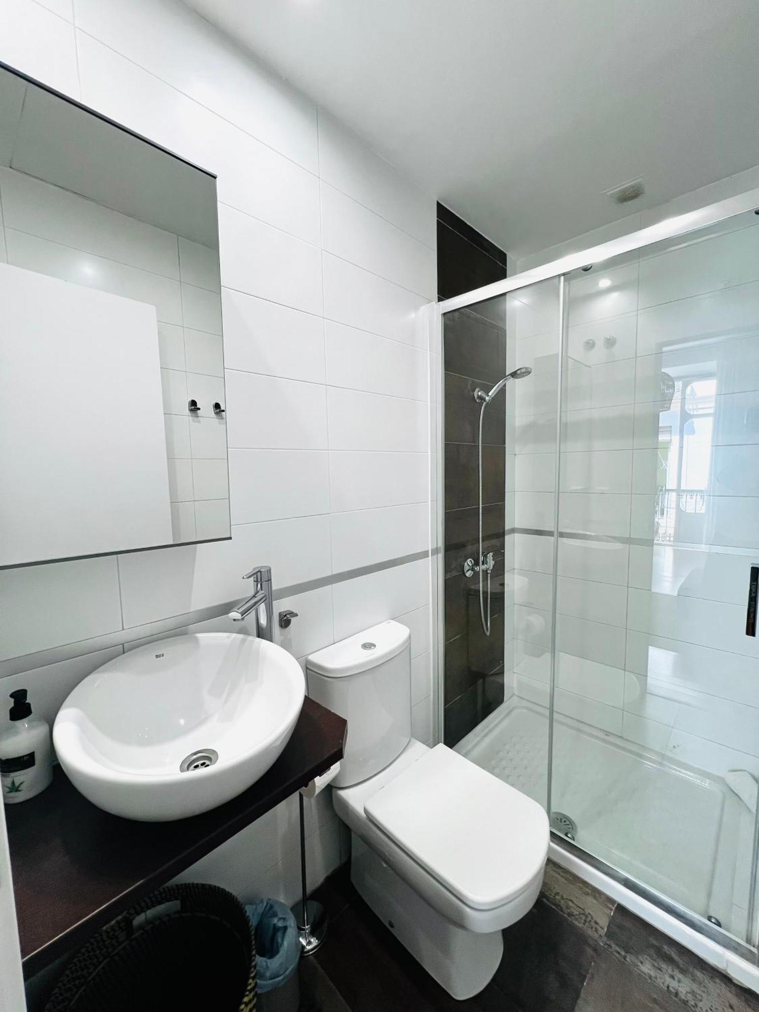 Calderon III Deluxe Central Sinesedesignhomes มาลากา ภายนอก รูปภาพ