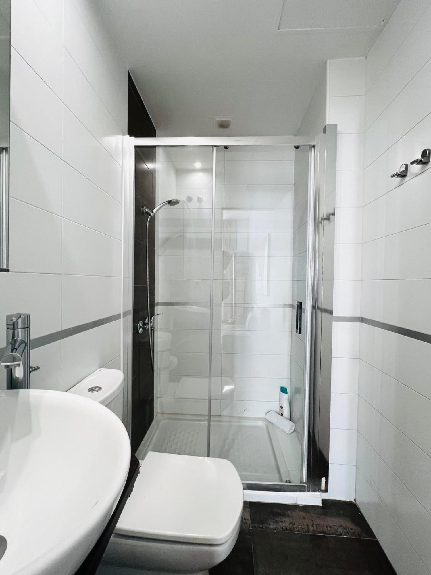 Calderon III Deluxe Central Sinesedesignhomes มาลากา ภายนอก รูปภาพ